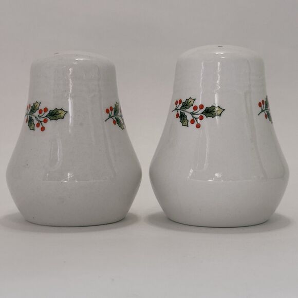 Gibson Christmas Holly & Berries Salt & Pepper Shakers 1980s Housewares VINTAGE - Picture 9 of 10